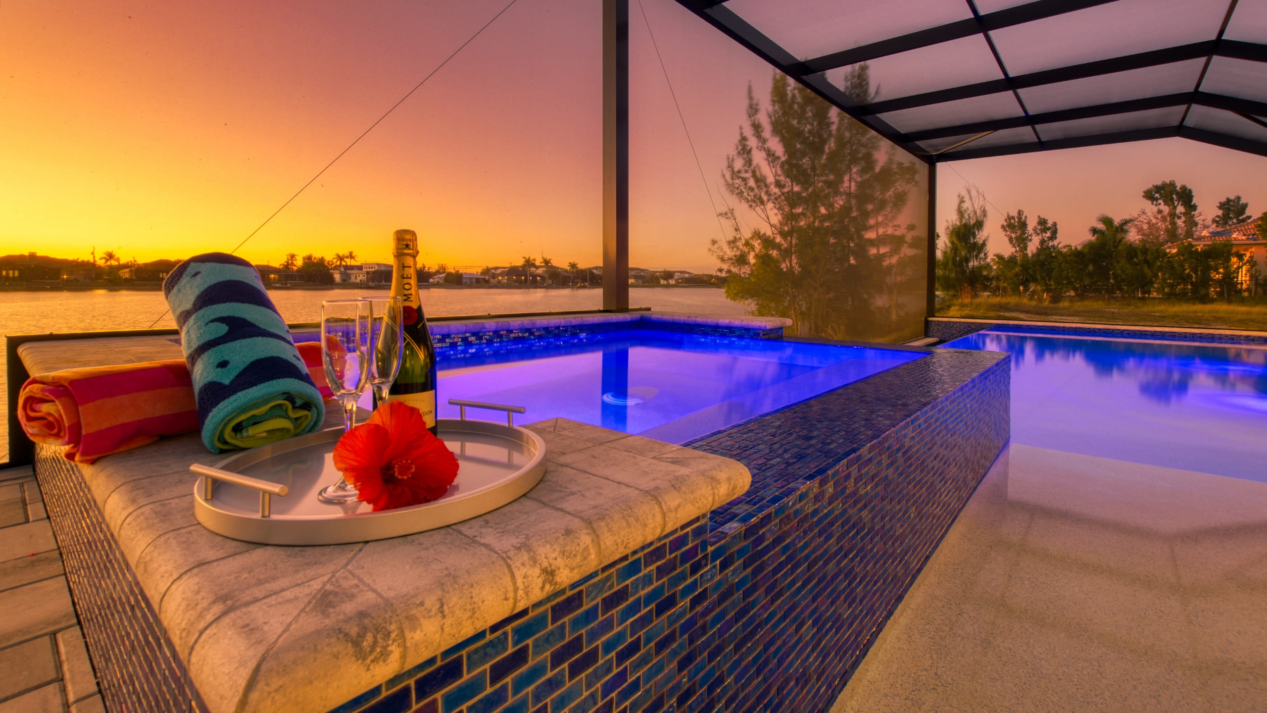 Cape Coral Ferienhäuser mit beheiztem Whirlpool Spa